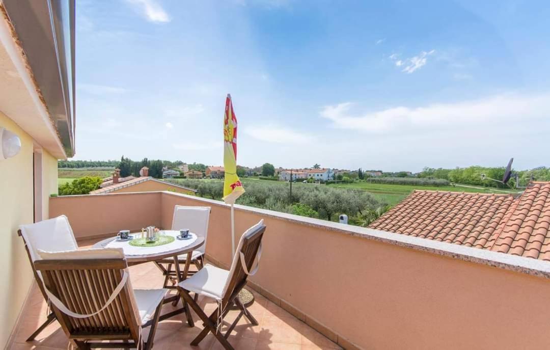 Gimy Villa&App 1 Porec Gedići Exteriör bild