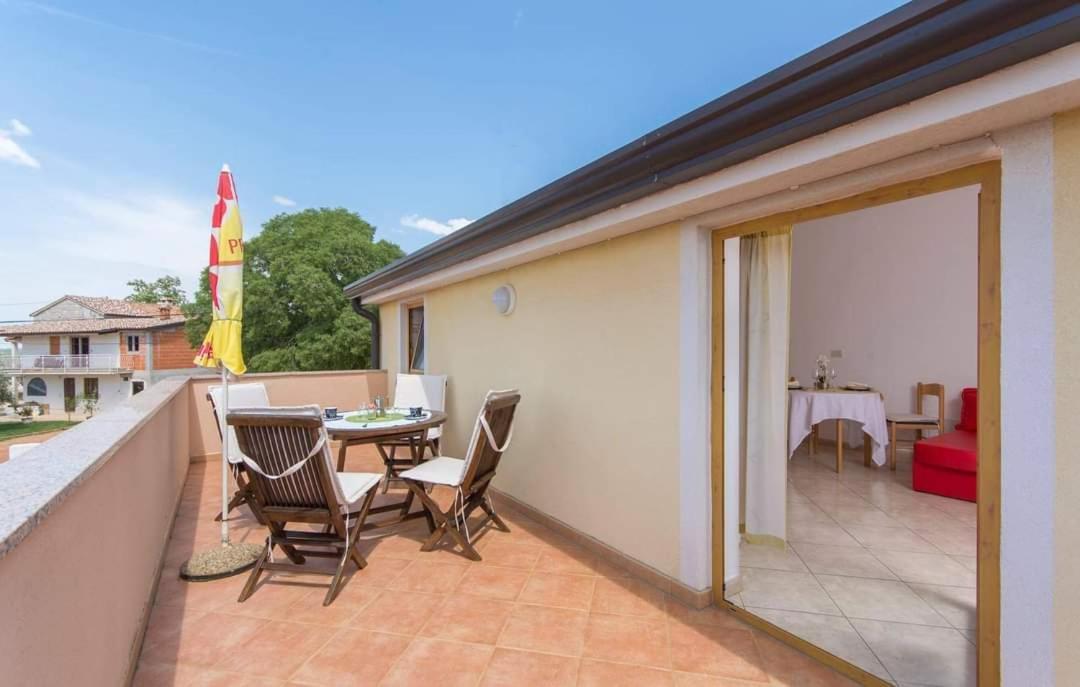 Gimy Villa&App 1 Porec Gedići Exteriör bild